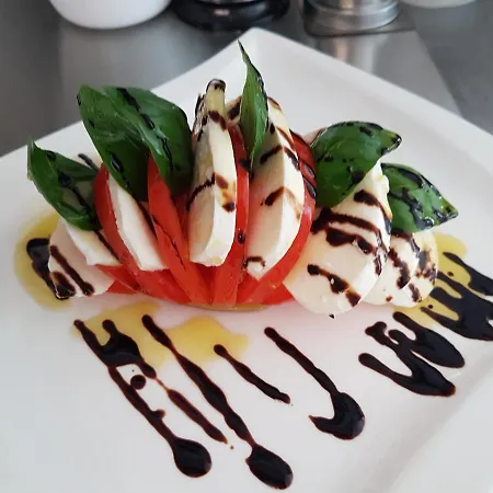 Han/Misafirhane Restaurant Luna